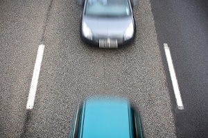 Der vorgeschriebene Abstand im Straßenverkehr soll Auffahrunfällen vorbeugen.