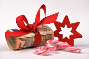 Positive Änderungen bringt 2022 auch für Schuldner, deren Lohn gepfändet wird. Dann sind bis zu 630 € Weihnachtsgeld unpfändbar.