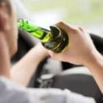 Vorsicht mit Alkohol am Steuer. Die Promillegrenze ist unbedingt einzuhalten.