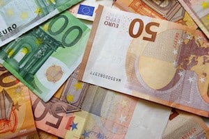 Der Anspruch auf Bürgergeld als Ausländer ist genauso hoch wie für deutsche Staatsbürger.