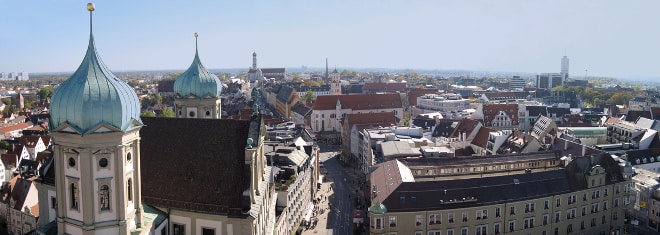 Ein Anwalt für Arbeitsrecht in Augsburg wird Ihnen in beruflichen Belangen zur Seite stehen.