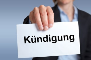 Bei unrechtmäßiger Kündigung kann ein Anwalt für Arbeitsrecht in Bad Oeynhausen helfen.