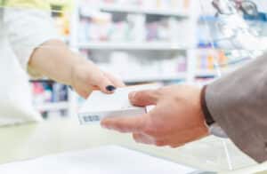 Einem Apotheker wird Arzneimittelfälschung mit Tötungsabsicht vorgeworfen.