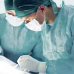 Der BGH bejaht eine Arzthaftung nach der Lebendorganspende wegen unzureichender Risikoaufklärung.