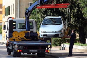 Auto abschleppen lassen: Die Kosten variieren je nach Anbieter.