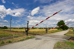 Ein Bahnübergang ist stets zügig zu überqueren.