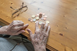 Durch das bedingungslose Grundeinkommen soll kein Mensch mehr von Armut betroffen sein.