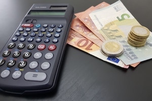 Beim Bürgergeld fallen Ersparnisse unter das Schonvermögen, solange diese unter dem Freibetrag liegen.