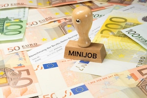 Beim Bürgergeld wird Einkommen ab 100 Euro in der Regel immer berücksichtigt. Somit gilt der Bürgergeld-Freibetrag auch im Minijob.