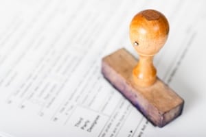 Da das Bürgergeld nicht höher als der Mindestlohn sein soll, werden bei einem zusätzlichen Teilzeitjob manche Beträge angerechnet.