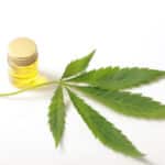Sind CBD-Produkte wie dieses Öl legal? Diese Frage ist aktuell umstritten.