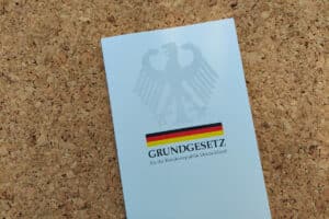 Eine Definition der Pressefreiheit in Deutschland steht im Grundgesetz.