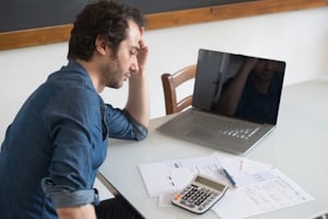 Deutsche Einbürgerung. Der Antrag kann in der Regel online ausgefüllt werden.