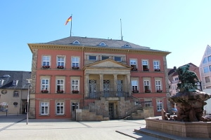 Erbengemeinschaft auflösen: Was bei Haus, Vermögen und Grundstück zu beachten ist, erfahren Sie hier.