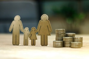 Die Erhöhung vom Bürgergeld zum Jahresbeginn 2024 hat sich auf alle Regelsätze ausgewirkt, wodurch insbesondere Familien einen deutlich höheren Anspruch haben.