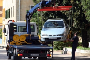 Fahren trotz Führerscheinentzug kann sogar das Fahrzeug kosten