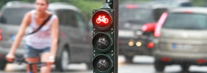 Mit dem Fahrrad über eine rote Ampel: Ist der Führerschein gefährdet?