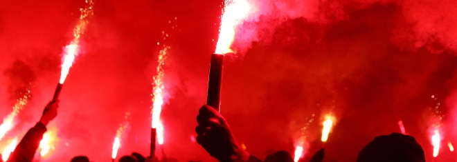 Nicht selten gibt es beim Fußball Randale.