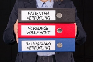 Neben der Generalvollmacht gehört auch eine Patientenverfügung zur umfassenden Vorsorge. 