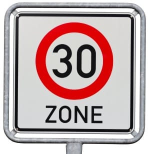 Geschwindigkeitsüberschreitung in der 30er-Zone: Geblitzt mit 50 km/h?