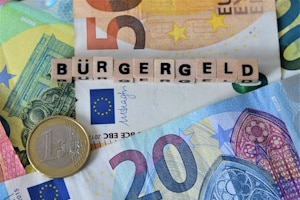 Wann wird zwischen Grundsicherung und Bürgergeld unterschieden?