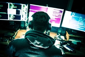 Hacker suchen im Deep Net nach schlecht gesicherten Daten.