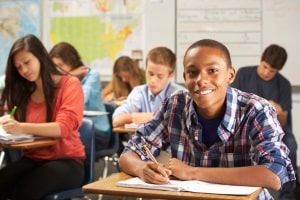 Inhalt vom Bewerbungsschreiben: Auch wo Sie derzeit tätig sind bzw. zur Schule gehen, sollten Sie erwähnen.