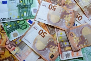 Was verdient ein Justizfachangestellter?