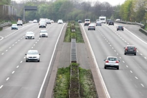 Auf Kraftfahrstrassen gelten ähnliche Regeln wie auf Autobahnen.