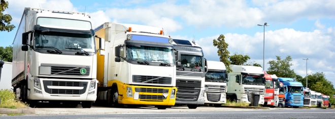 Lkw-Bußgeldkatalog: Auf Fahrer schwererer Kfz können oftmals strenge Sanktionen zukommen.