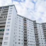 Der BGH stärkt die Rechte der Mieter beim Kündigungsschutz durch ein Urteil, indem eine spezielle Kündigungsschutzklausel für wirksam erklärt wird.