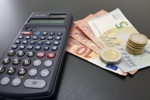 Eine Arbeit mit Mindestlohn übersteigt die Bürgergeld-Leistungen in der Regel deutlich.