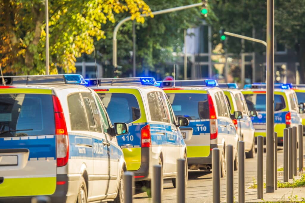 Durch den Missbrauch von Notrufen kann ein Großeinsatz der Polizei verursacht werden.