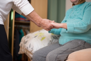 Ob die Palliativpflege im jeweiligen Pflegeheim möglich ist, hängt meist von der Heimleitung ab.