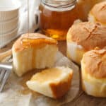 Trotz Enterbung steht gesetzlichen Erben ein Stück von Kuchen zu - der Pflichtteilsverzicht kann helfen.