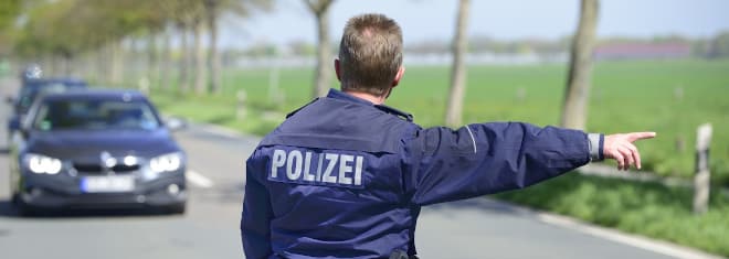 Die Polizei gehört zur Exekutive in Deutschland und soll die innere Sicherheit gewährleisten.