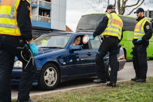 Bei einer Polizeikontrolle sollten Sie Ruhe bewahren.