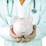 Für eine private Krankenversicherung können die Kosten recht hoch sein.