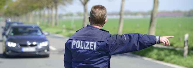 Welche Rechte haben Sie bei einer Polizeikontrolle? Die Antwort liefert unser Ratgeber.