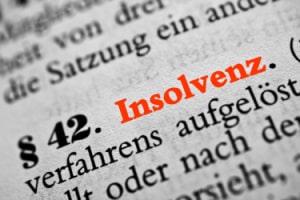 Die Regelinsolvenz und die Verbraucherinsolvenz sind zwei verschiedene Insolvenzverfahren. Letztere ist Privatpersonen vorbehalten.