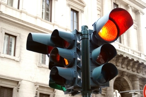 Über eine rote Ampel gefahren? Ein Fahrverbot droht fast regelmäßig.