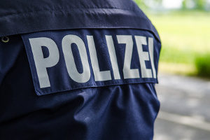 Reden Sie erst mit dem Nachbar, bevor Sie wegen einer Ruhestörung die Polizei rufen.