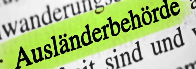 Die Ausländerbehörde prüft, ob trotz Sozialhilfe eine Einbürgerung möglich ist