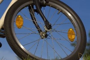 Laut StVZO gehören zur Fahrradbeleuchtung auch bestimmte Reflektoren.