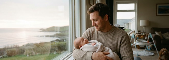 10 Tage Vaterschaftsurlaub: Wie lange müssen Väter noch darauf warten?