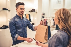Ohne Vorschriften bei der Siegelvergabe für Einzelhändler konnte Galeria mit ungenauen Aussagen werben.