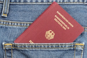 Was ist ein Migrationshintergrund? Menschen ohne gebürtig erlange Staatsbürgerschaft haben einen Migrationshintergrund.