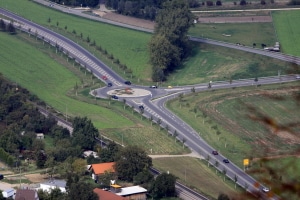 Die Gefahr für einen Wildunfall ist hoch, wenn Sie durch Felder fahren.